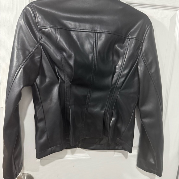 Zara Women's Black Leather Jacket - Picture 7 of 7